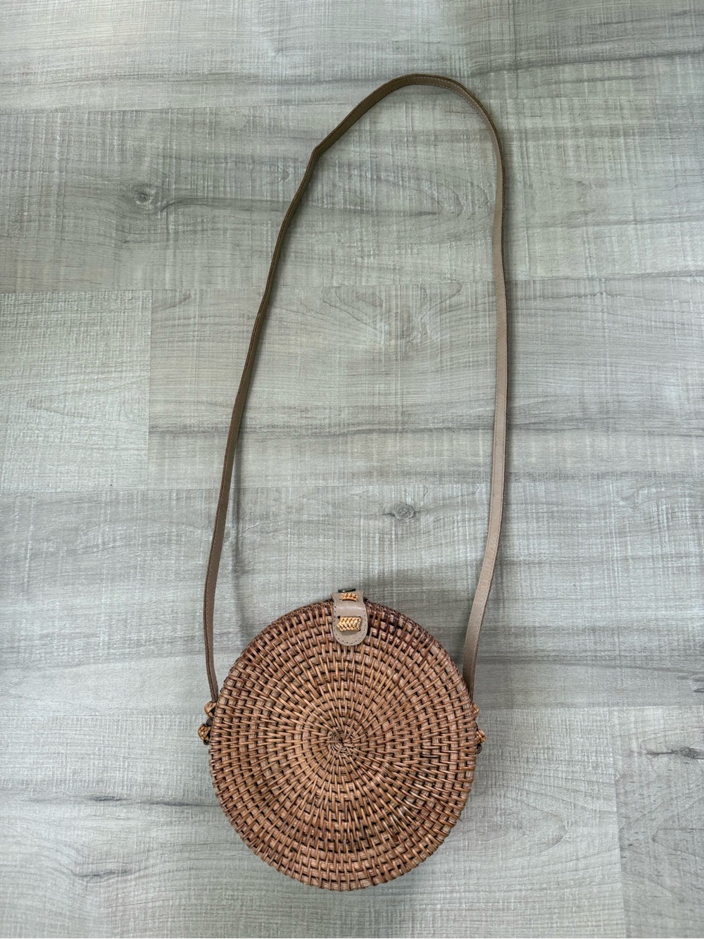 Woven Round Crossbody Bag in Brown